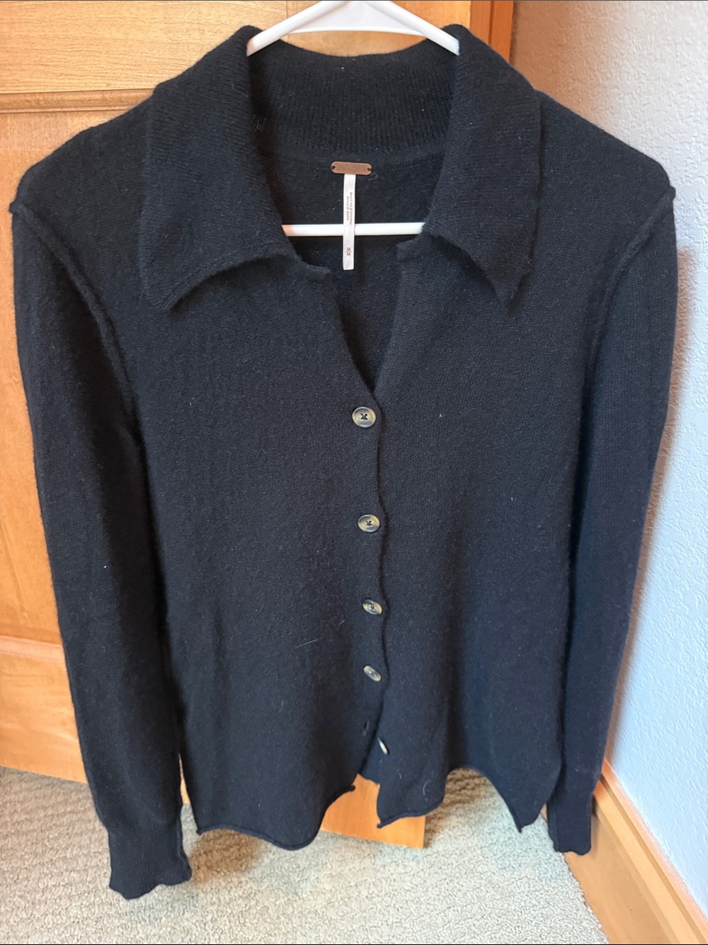 Free People Black Button-Up Collared Cardigan sweater Cashmere M